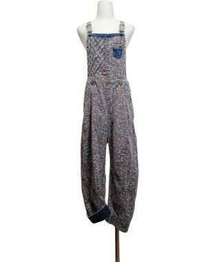🎏🎏 S， Vintage 90s Washed-print denim dungarees （curved‑leg jeans）